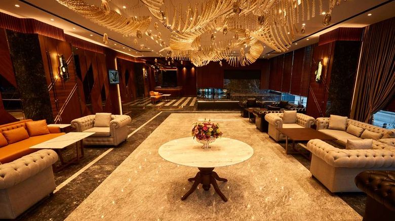 <b>Ramada by Wyndham Istanbul Umraniye Lobby</b>. Images powered by <a href="https://iceportal.shijigroup.com/" title="IcePortal" target="_blank">IcePortal</a>.