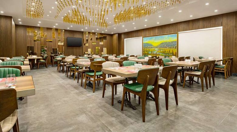<b>Ramada by Wyndham Istanbul Umraniye Restaurant</b>. Images powered by <a href="https://iceportal.shijigroup.com/" title="IcePortal" target="_blank">IcePortal</a>.