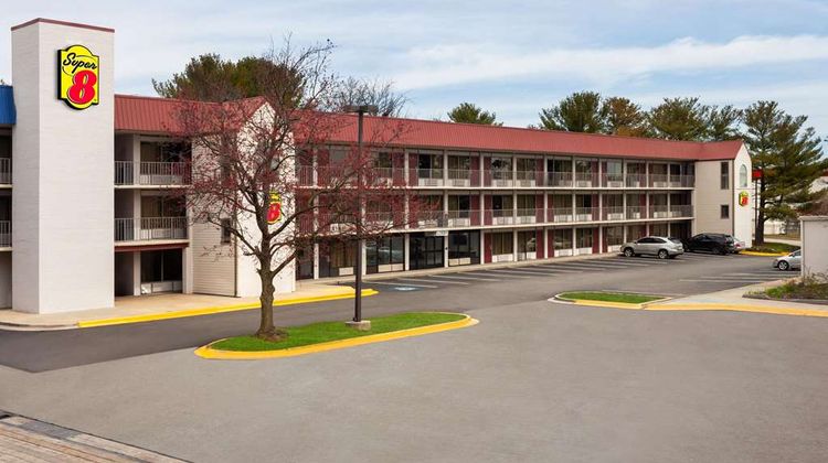 Super 8 by Wyndham Baltimore Northwest Exterior