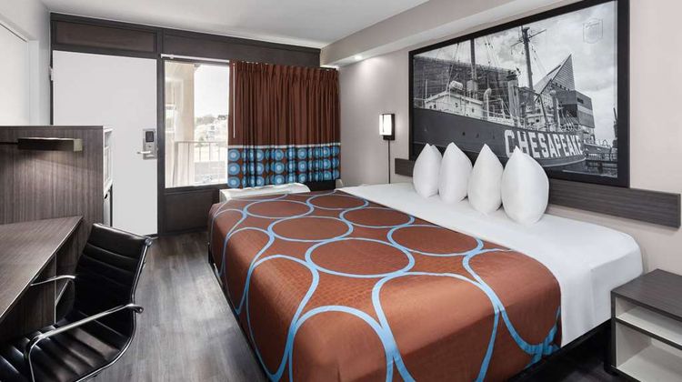 Super 8 by Wyndham Baltimore Northwest Room