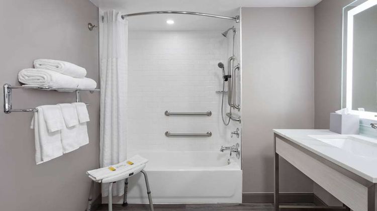 Super 8 by Wyndham Baltimore Northwest Room
