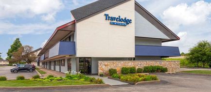Travelodge by Wyndham Peoria Exterior