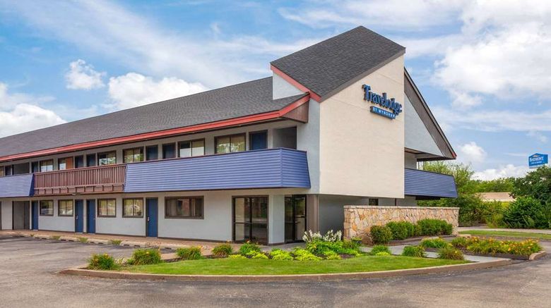 <b>Travelodge by Wyndham Peoria Exterior</b>. Images powered by <a href="https://iceportal.shijigroup.com/" title="IcePortal" target="_blank">IcePortal</a>.