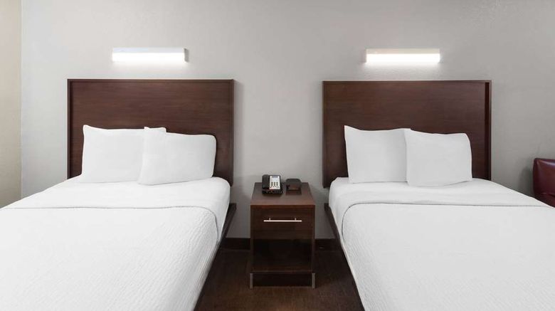 <b>Travelodge by Wyndham Peoria Room</b>. Images powered by <a href="https://iceportal.shijigroup.com/" title="IcePortal" target="_blank">IcePortal</a>.