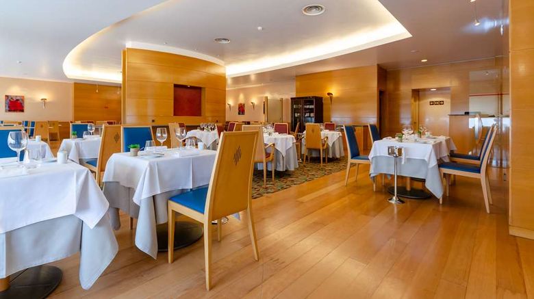<b>Hotel Roma Restaurant</b>. Images powered by <a href="https://iceportal.shijigroup.com/" title="IcePortal" target="_blank">IcePortal</a>.