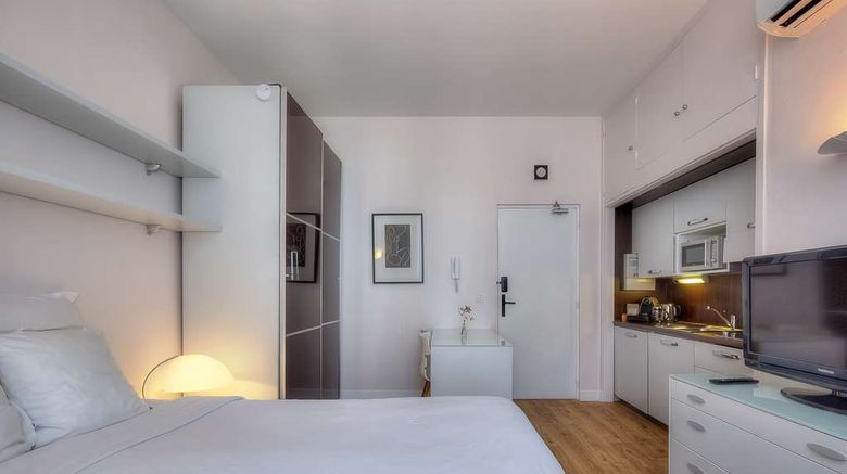 <b>Maison Lamartine Room</b>. Images powered by <a href="https://iceportal.shijigroup.com/" title="IcePortal" target="_blank">IcePortal</a>.