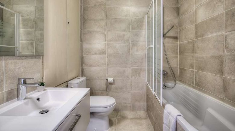 <b>Maison Lamartine Room</b>. Images powered by <a href="https://iceportal.shijigroup.com/" title="IcePortal" target="_blank">IcePortal</a>.