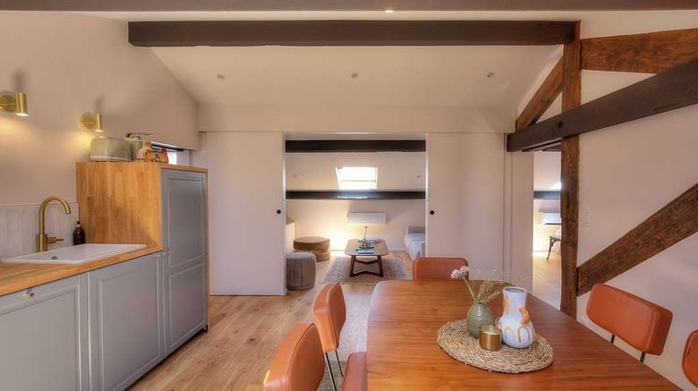 <b>Maison Lamartine Room</b>. Images powered by <a href="https://iceportal.shijigroup.com/" title="IcePortal" target="_blank">IcePortal</a>.
