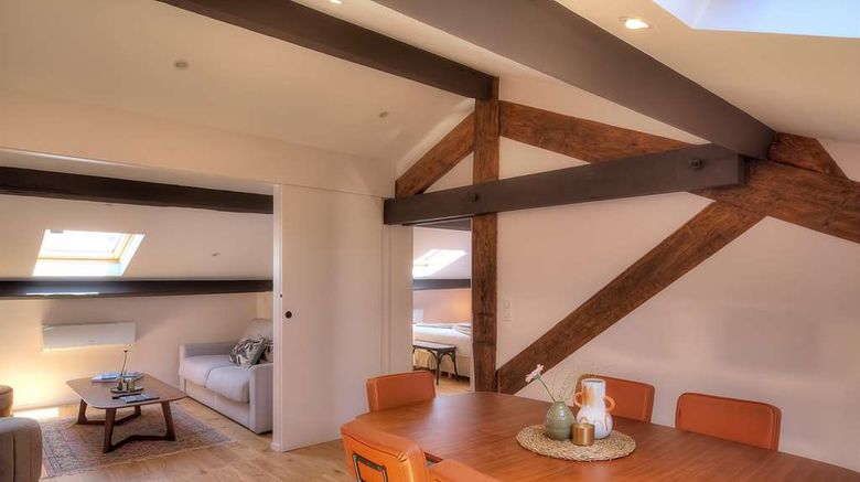 <b>Maison Lamartine Room</b>. Images powered by <a href="https://iceportal.shijigroup.com/" title="IcePortal" target="_blank">IcePortal</a>.