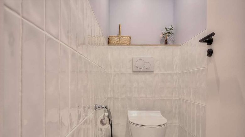<b>Maison Lamartine Room</b>. Images powered by <a href="https://iceportal.shijigroup.com/" title="IcePortal" target="_blank">IcePortal</a>.