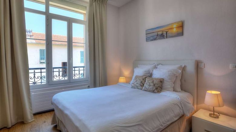 <b>Maison Lamartine Room</b>. Images powered by <a href="https://iceportal.shijigroup.com/" title="IcePortal" target="_blank">IcePortal</a>.
