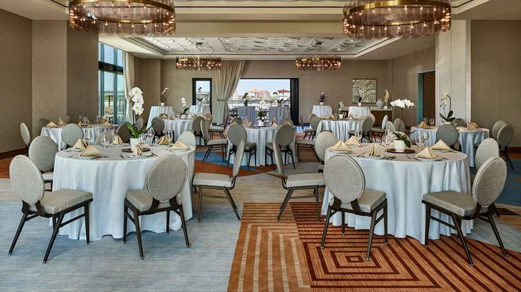 Lively Hotel on Oak-Tapestry by Hilton Meeting