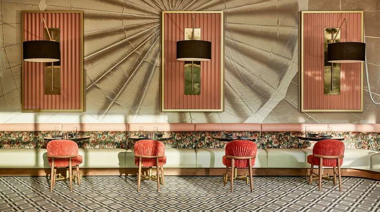 Lively Hotel on Oak-Tapestry by Hilton Restaurant