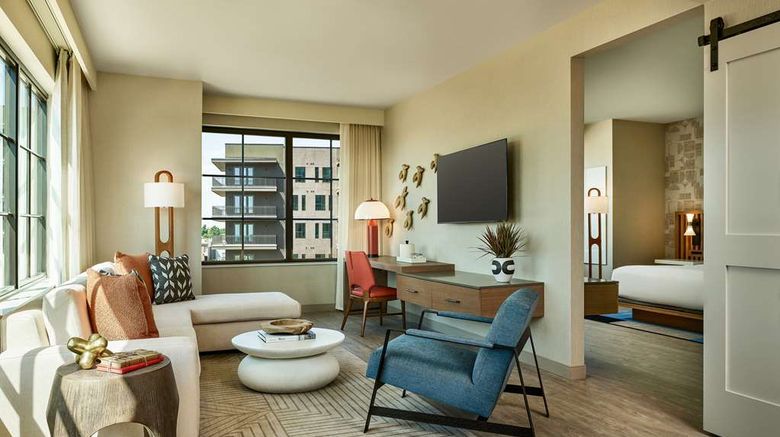 <b>Lively Hotel on Oak-Tapestry by Hilton Room</b>. Images powered by <a href="https://iceportal.shijigroup.com/" title="IcePortal" target="_blank">IcePortal</a>.