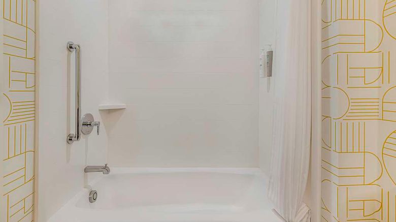 <b>Home2 Suites by Hilton Airport Room</b>. Images powered by <a href="https://iceportal.shijigroup.com/" title="IcePortal" target="_blank">IcePortal</a>.