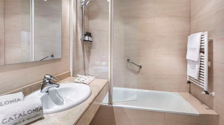 <b>Hotel Catalonia El Retiro Room</b>. Images powered by <a href="https://iceportal.shijigroup.com/" title="IcePortal" target="_blank">IcePortal</a>.