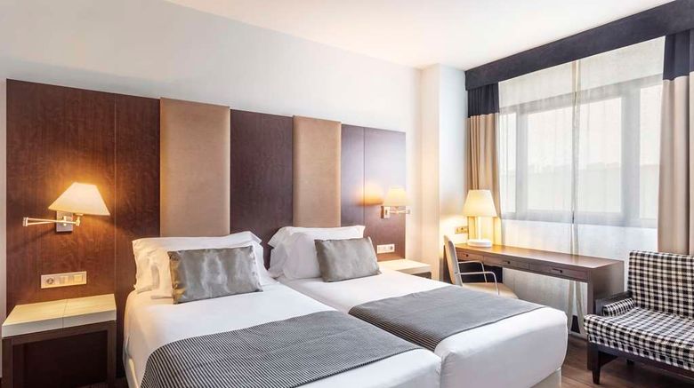 <b>Hotel Catalonia El Retiro Room</b>. Images powered by <a href="https://iceportal.shijigroup.com/" title="IcePortal" target="_blank">IcePortal</a>.