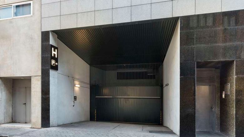 <b>Hotel Catalonia El Retiro Exterior</b>. Images powered by <a href="https://iceportal.shijigroup.com/" title="IcePortal" target="_blank">IcePortal</a>.
