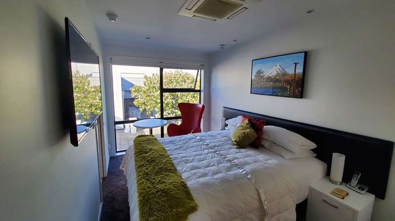 <b>The Devon Hotel New Plymouth Suite</b>. Images powered by <a href="https://iceportal.shijigroup.com/" title="IcePortal" target="_blank">IcePortal</a>.