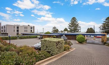 Richmond Henty Hotel