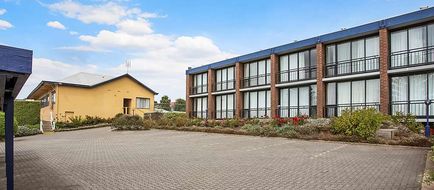 Richmond Henty Hotel Exterior