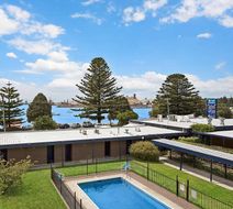 Richmond Henty Hotel Exterior