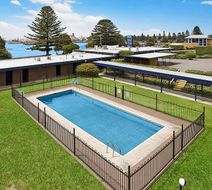Richmond Henty Hotel Exterior