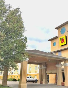 Super 8 by Wyndham Temple I35