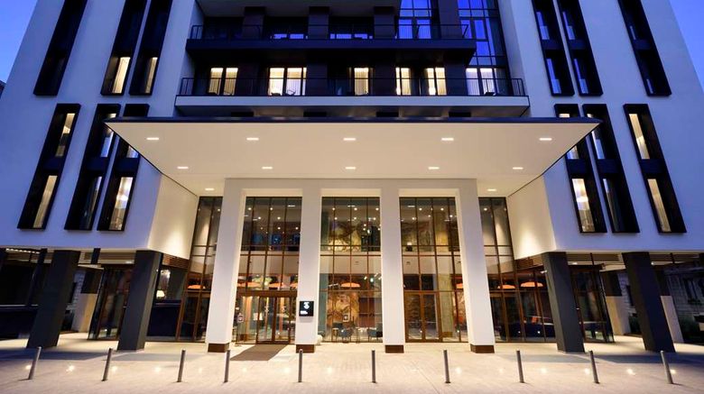 Milano Verticale UNA Esperienze Exterior. Images powered by <a href="https://iceportal.shijigroup.com" target="_blank" rel="noopener">Ice Portal</a>.