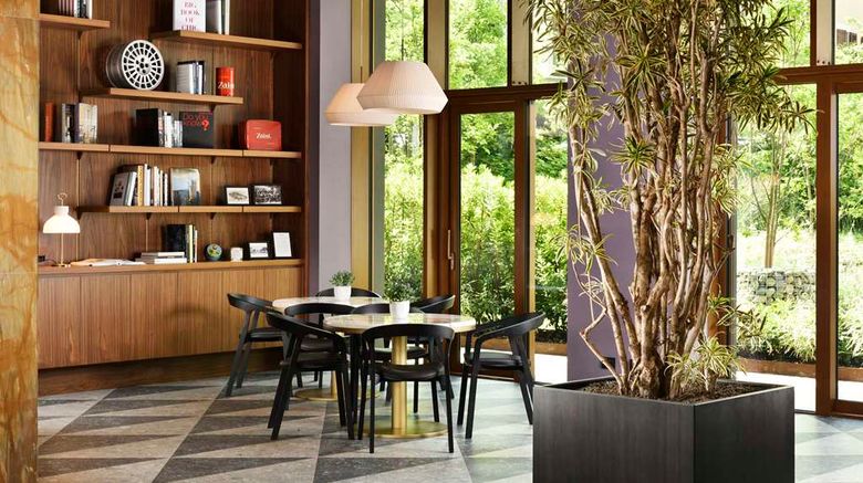 <b>Milano Verticale UNA Esperienze Lobby</b>. Images powered by <a href="https://iceportal.shijigroup.com/" title="IcePortal" target="_blank">IcePortal</a>.