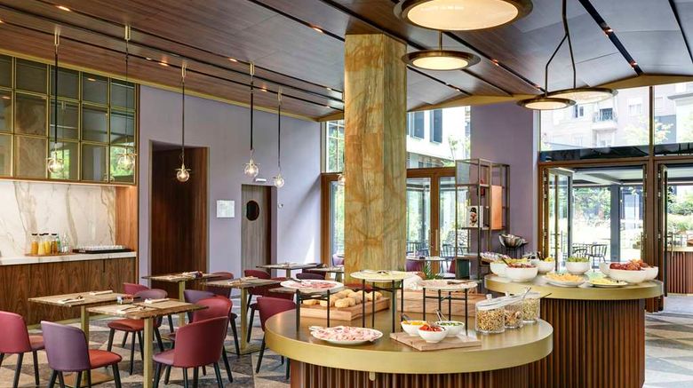 <b>Milano Verticale UNA Esperienze Restaurant</b>. Images powered by <a href="https://iceportal.shijigroup.com/" title="IcePortal" target="_blank">IcePortal</a>.