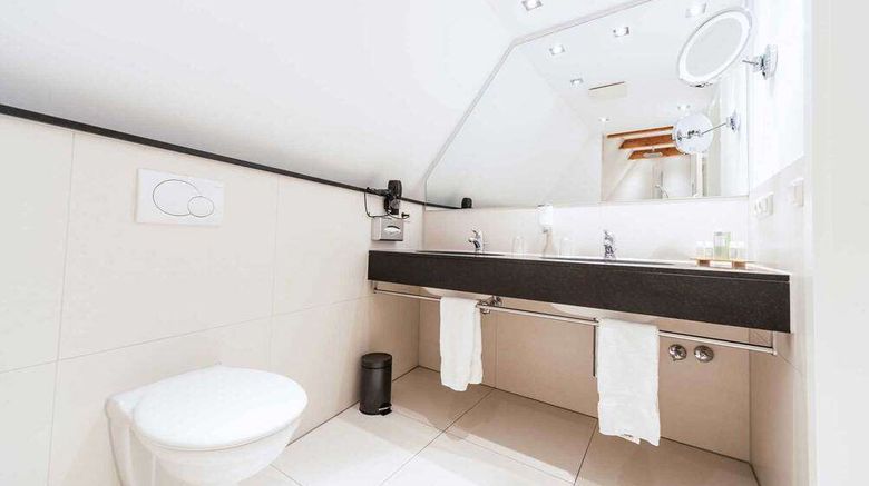 <b>Romantik Walhalla Hotel Suite</b>. Images powered by <a href="https://iceportal.shijigroup.com/" title="IcePortal" target="_blank">IcePortal</a>.