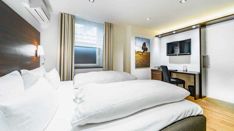 <b>Romantik Walhalla Hotel Room</b>. Images powered by <a href="https://iceportal.shijigroup.com/" title="IcePortal" target="_blank">IcePortal</a>.