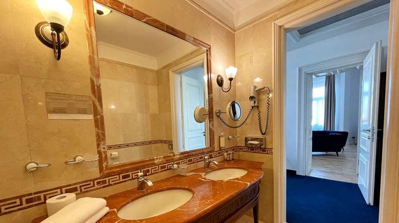 <b>IBB Grand Hotel Lublinianka Room</b>. Images powered by <a href="https://iceportal.shijigroup.com/" title="IcePortal" target="_blank">IcePortal</a>.