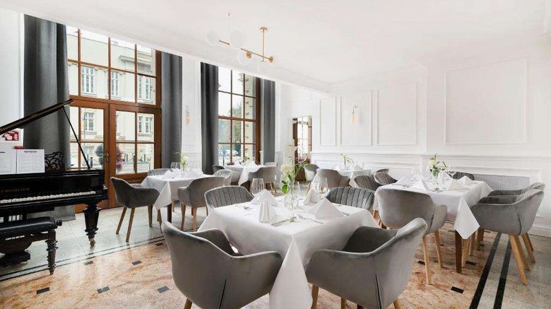 <b>IBB Grand Hotel Lublinianka Restaurant</b>. Images powered by <a href="https://iceportal.shijigroup.com/" title="IcePortal" target="_blank">IcePortal</a>.