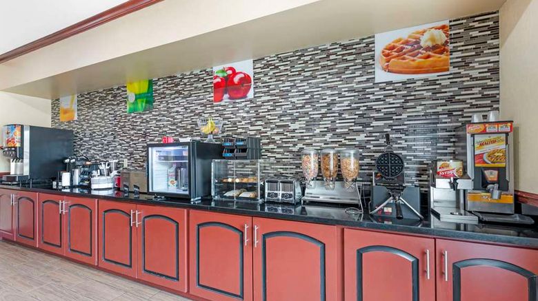 <b>Quality Suites Restaurant</b>. Images powered by <a href="https://iceportal.shijigroup.com/" title="IcePortal" target="_blank">IcePortal</a>.