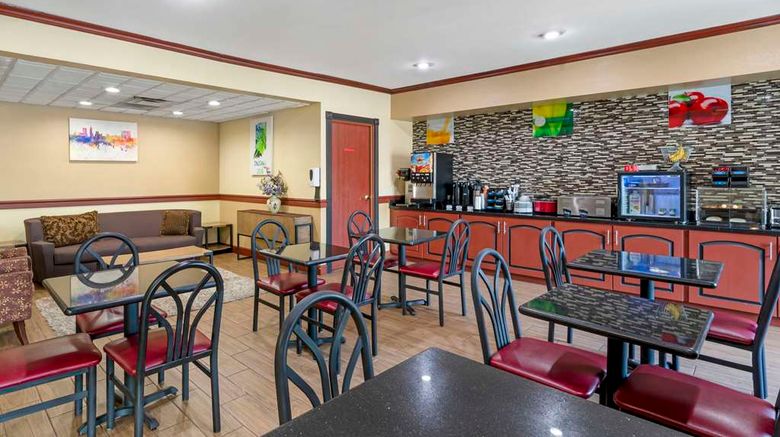 <b>Quality Suites Restaurant</b>. Images powered by <a href="https://iceportal.shijigroup.com/" title="IcePortal" target="_blank">IcePortal</a>.