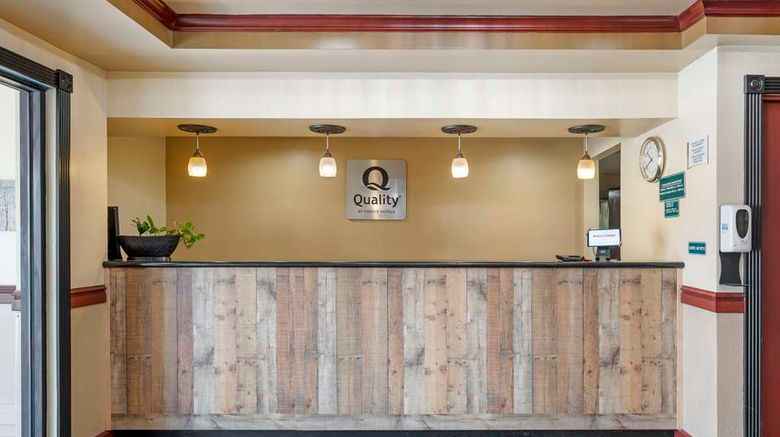<b>Quality Suites Lobby</b>. Images powered by <a href="https://iceportal.shijigroup.com/" title="IcePortal" target="_blank">IcePortal</a>.