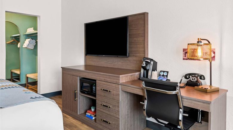 <b>Maverick Hotel Eugene near University Room</b>. Images powered by <a href="https://iceportal.shijigroup.com/" title="IcePortal" target="_blank">IcePortal</a>.
