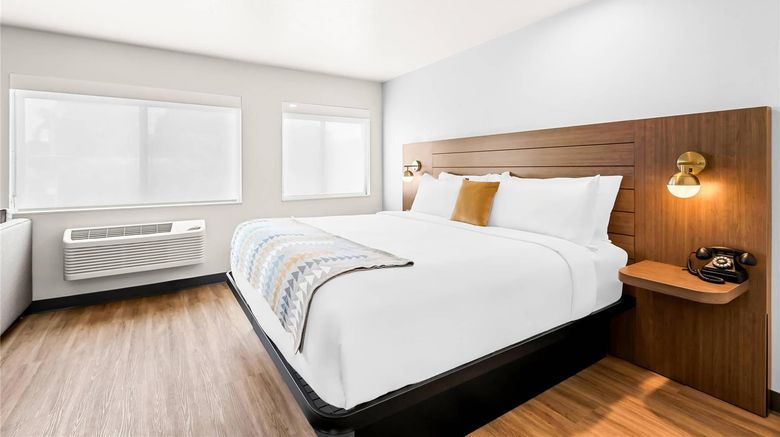 <b>Maverick Hotel Eugene near University Suite</b>. Images powered by <a href="https://iceportal.shijigroup.com/" title="IcePortal" target="_blank">IcePortal</a>.