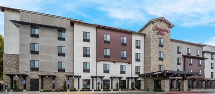 Hampton Inn Concord Exterior