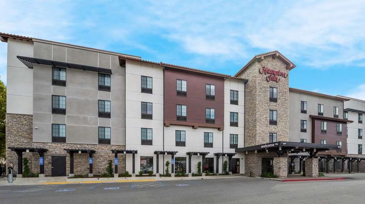 Hampton Inn Concord Exterior