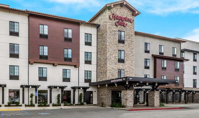 Hampton Inn Concord Exterior