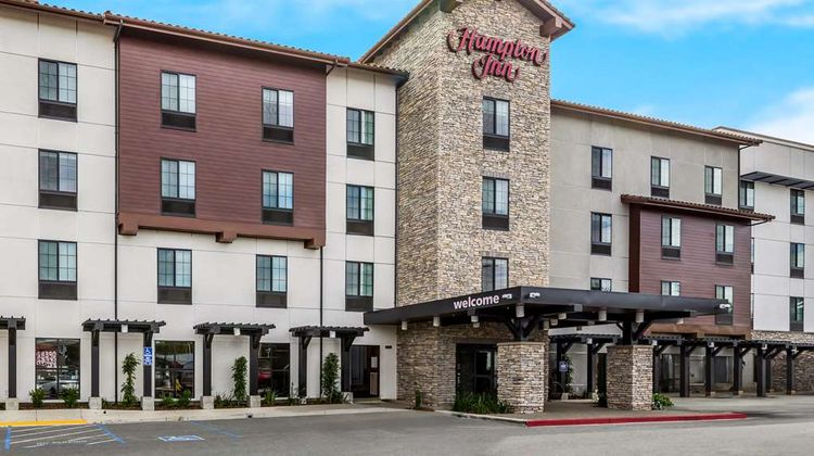 Hampton Inn Concord Exterior