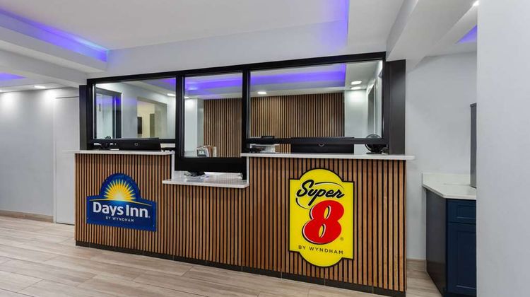 Days Inn by Wyndham Baltimore Northwest Lobby