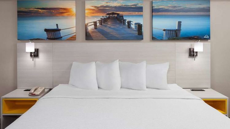 Days Inn by Wyndham Baltimore Northwest Room