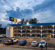 Days Inn by Wyndham Baltimore Northwest Exterior
