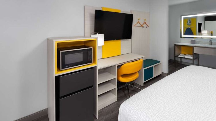 Days Inn by Wyndham Baltimore Northwest Room
