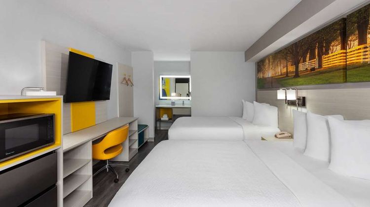 Days Inn by Wyndham Baltimore Northwest Room