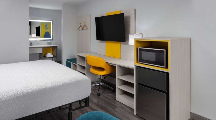 Days Inn by Wyndham Baltimore Northwest Room